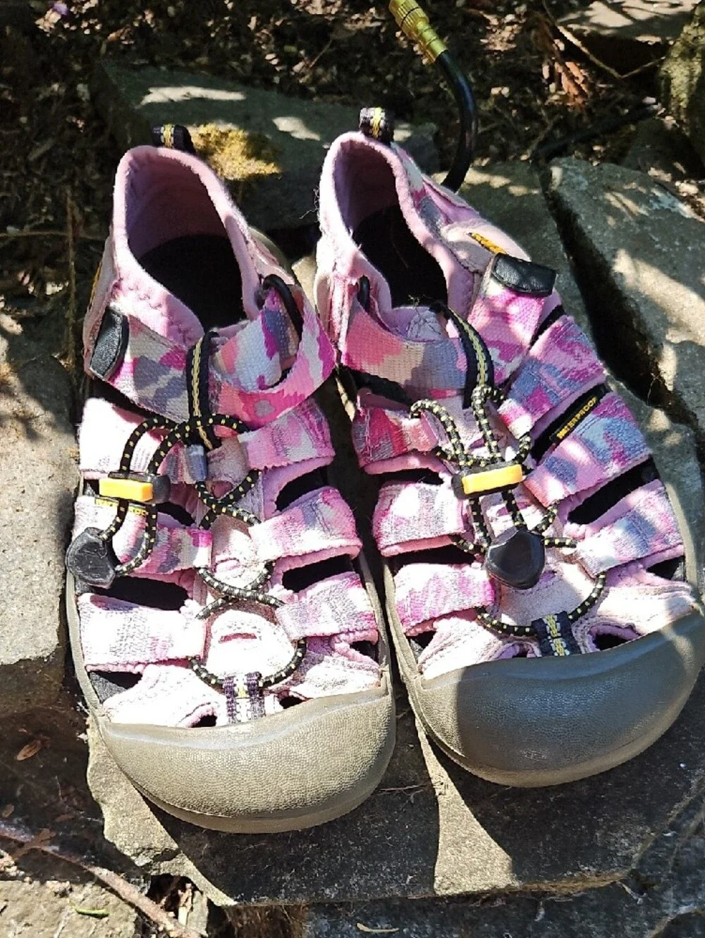 Keen Pink Camo Closed-Toe Hiking Sandals Water Shoes Size 3 Durable